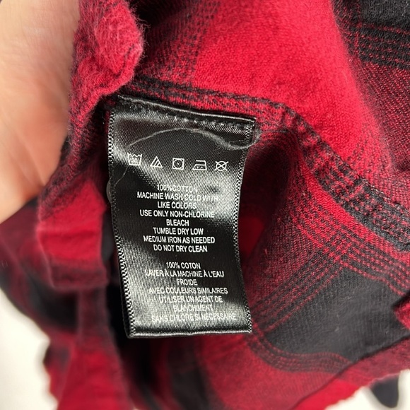 Urban Outfitters Red Black Buffalo Plaid Flannel Standard Fit Shirt -Size Large - Picture 3 of 6